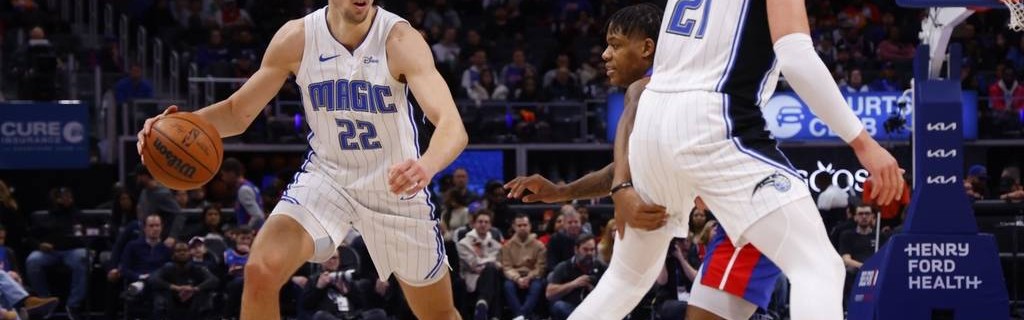  班凯罗两双加致胜球魔术险胜活塞止连败  