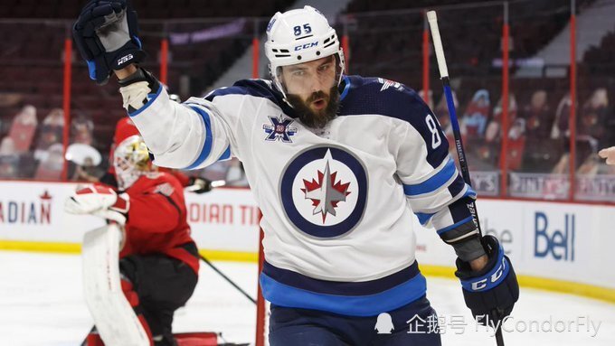  沃尔夫斯堡客场雨战艰难取胜维持中游位置