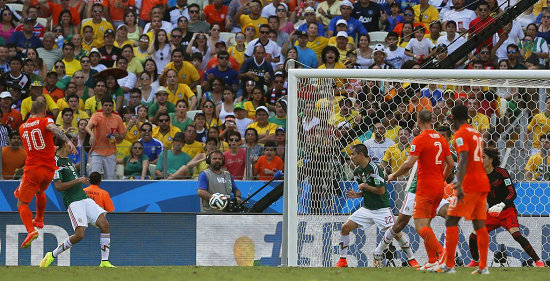  莱切反击犀利抓住机会绝杀十人应战