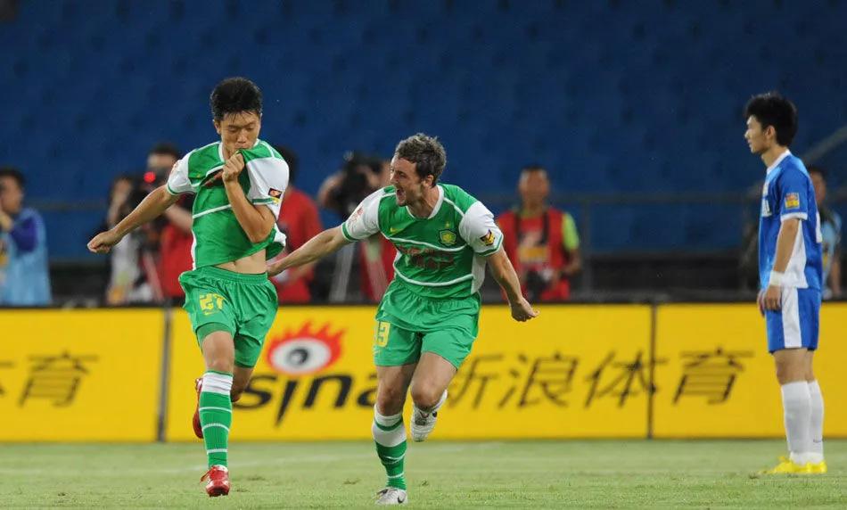  水晶宫空中优势尽显，边路传中帽子戏法惊艳